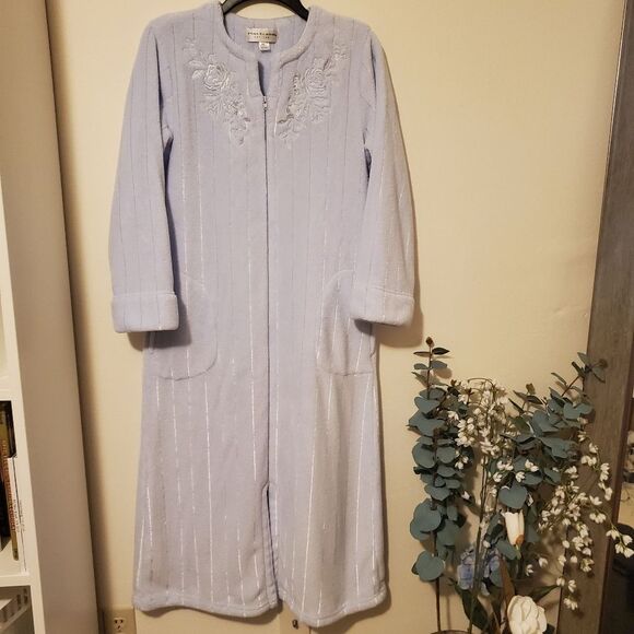 Miss Elaine Lounger Robe - Picture 2 of 9